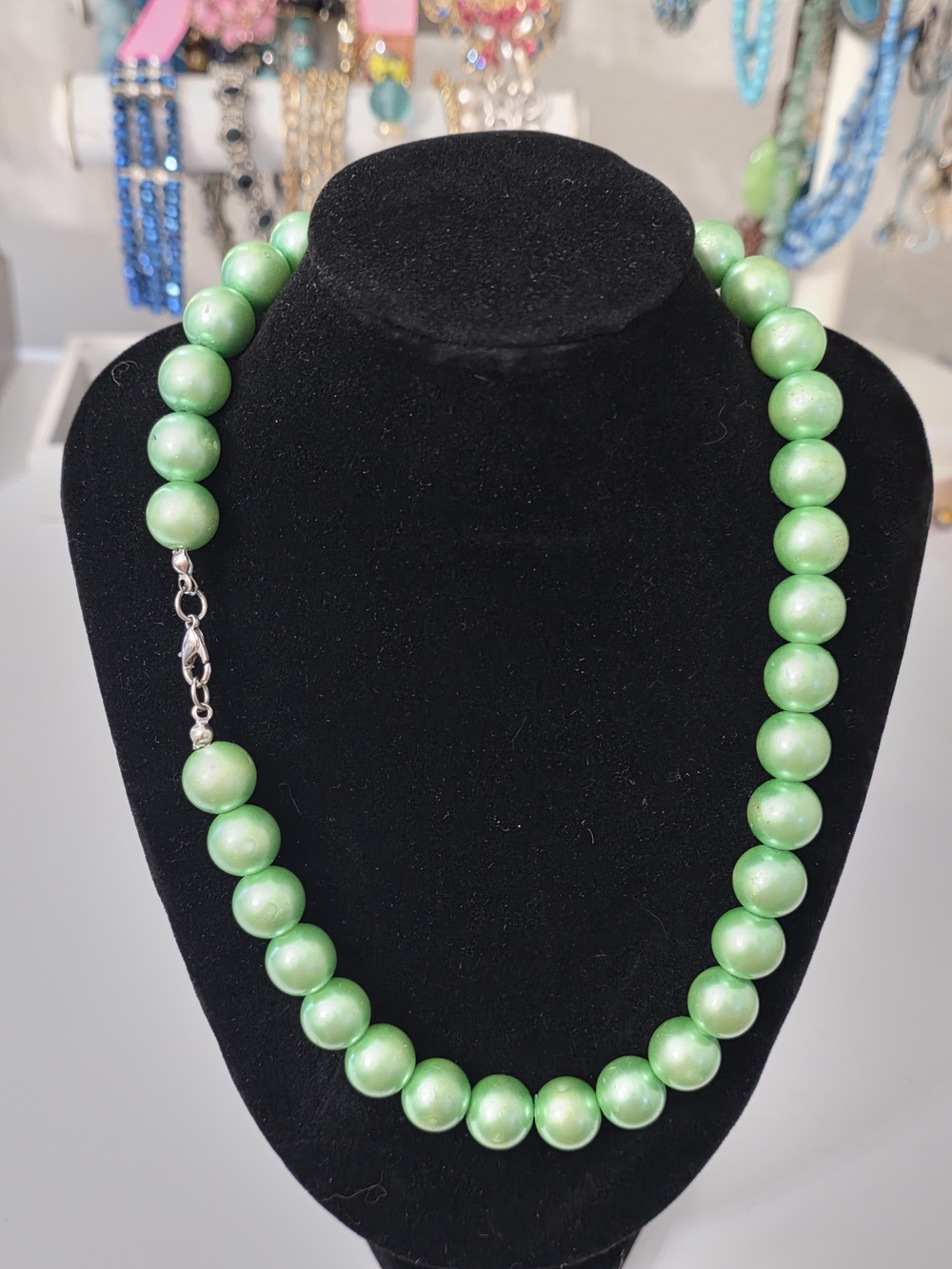 Vintage Y2k Green Glass Pearl Bead Princess Length Necklace 17in - Women Jewelry